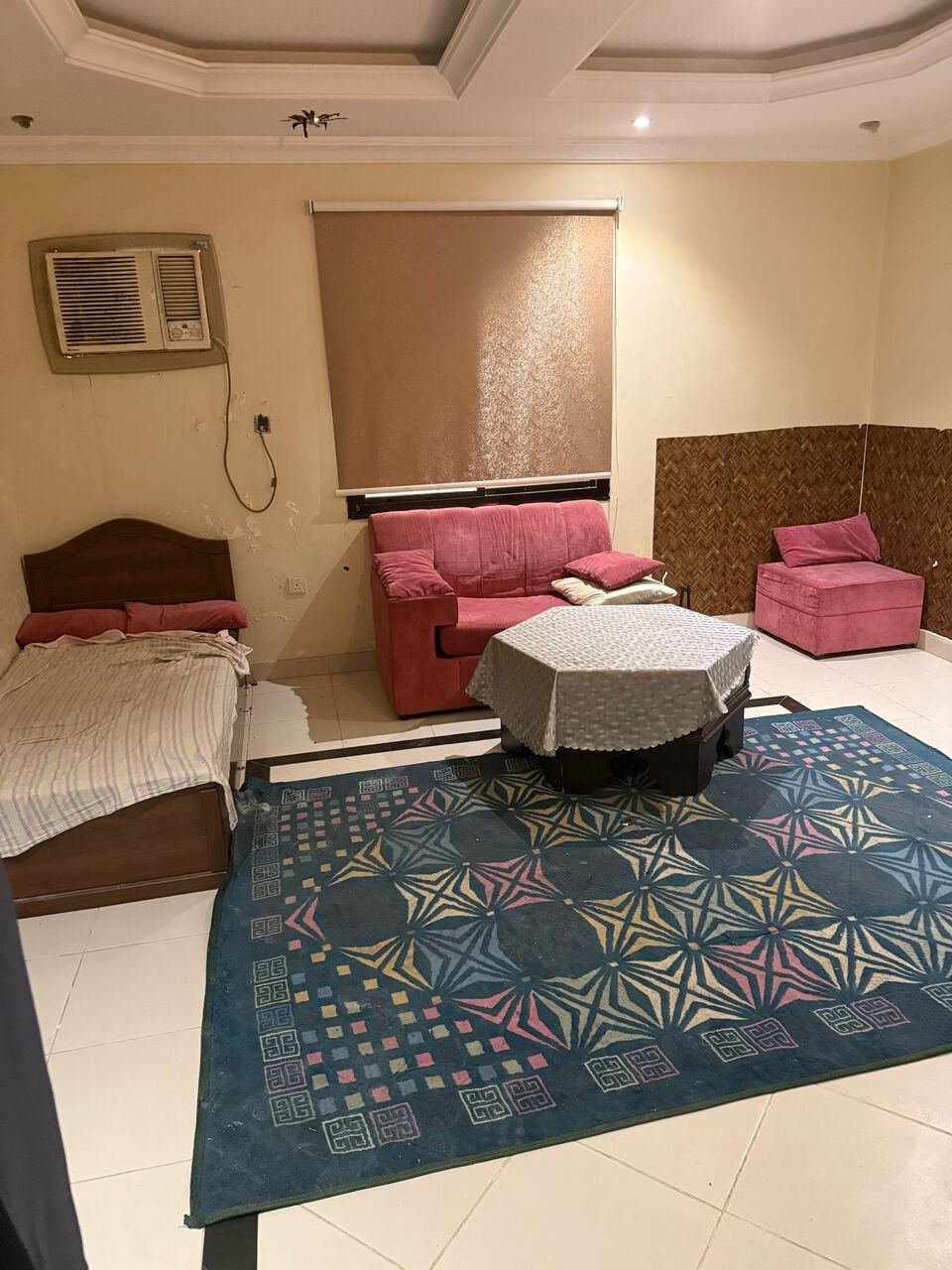 SAR 1100/month, Furnished, Sharing Flate And Seperate Room