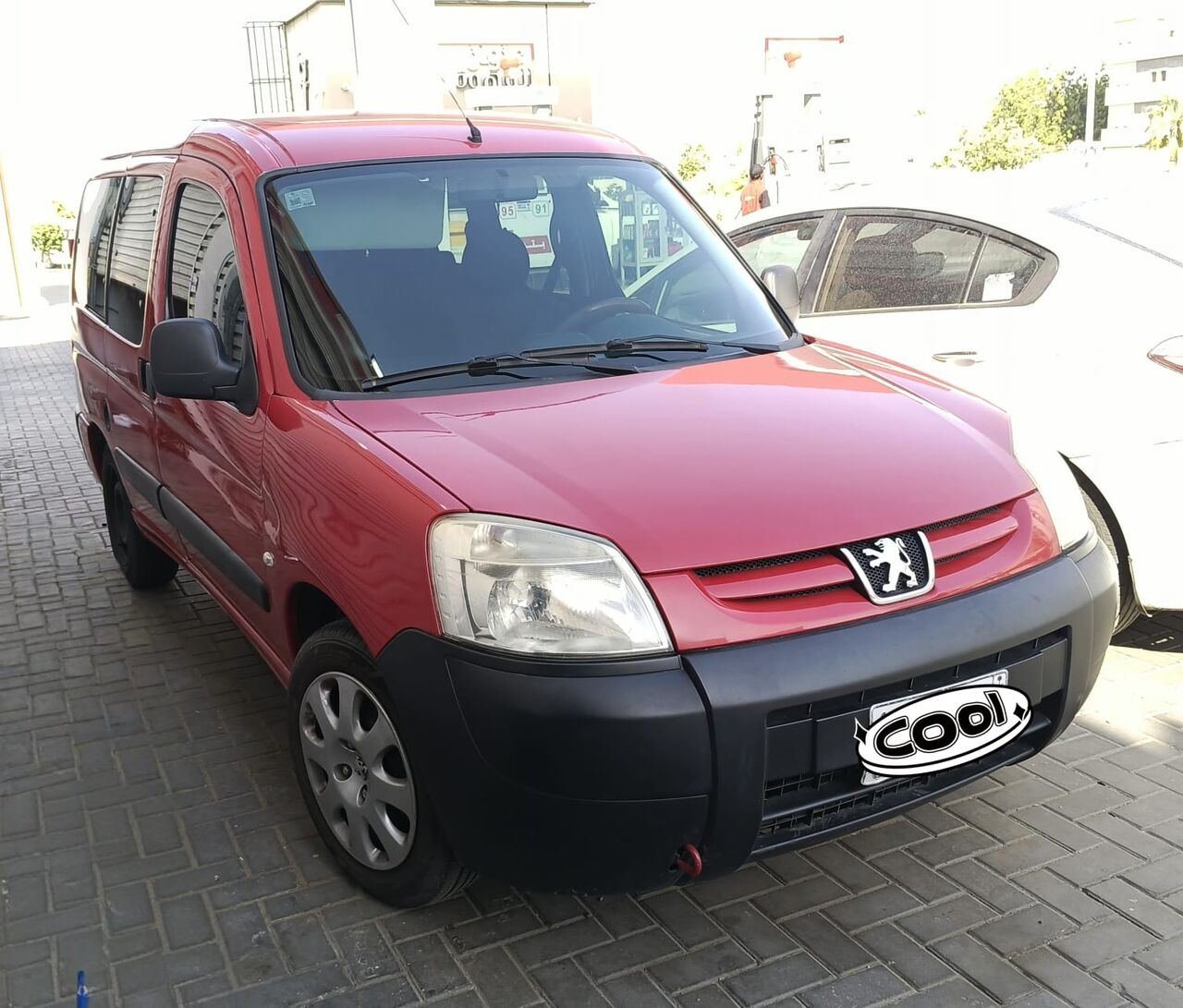 PEGOUT CAR