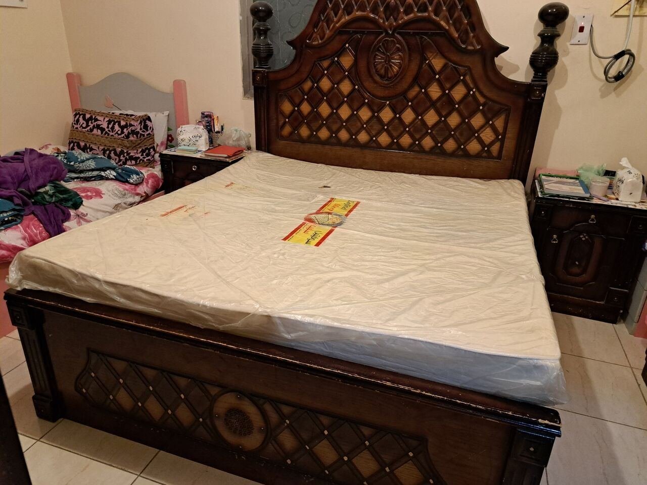 SAR 800, 800 SAR Complete Double Bed Set (Bed, Side Tables, Med. Mattres, Big Almirah And Dressing