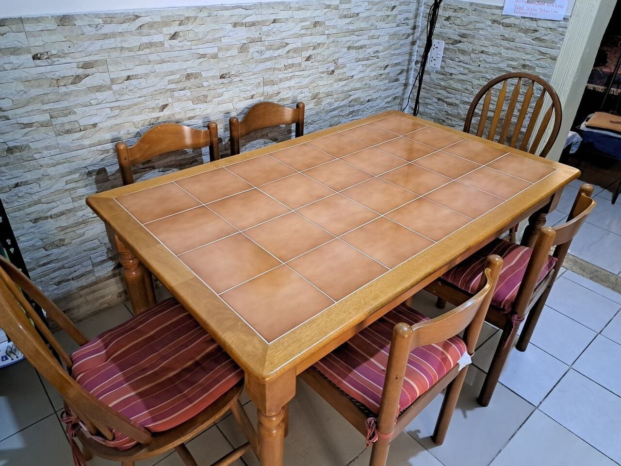 SAR 700, 6 Seater Pure Wooden Dining Table With 6 Chairs