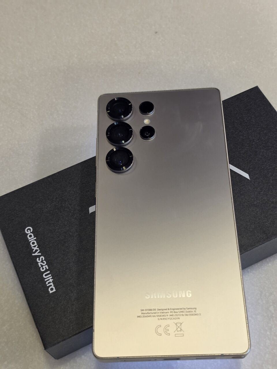 SAR 3300, Galaxy S25 Ultra 512 GB