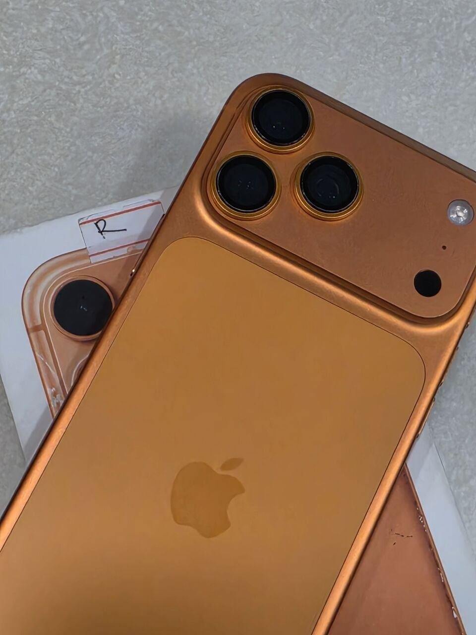 SAR 4400, IPhone 17 Pro Max